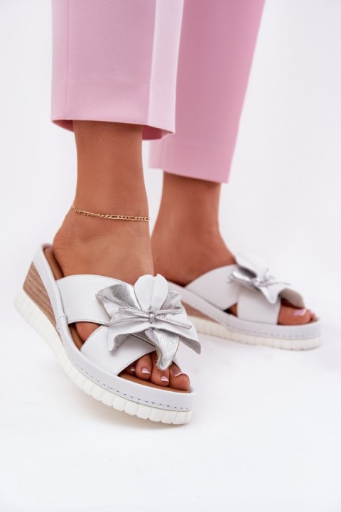 Sandał Klapki Model Artiker 54C0538 White/Silver - Step in style