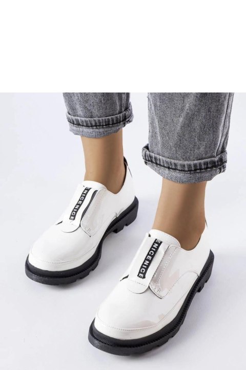 Białe lakierowane półbuty Legget - Solea