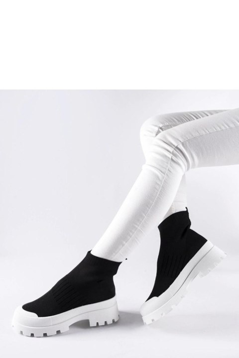 Czarne sneakersy z elastyczną cholewką Varden - Solea