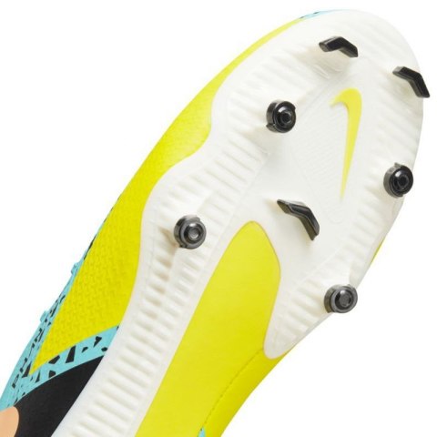 Buty piłkarskie Nike Phantom GT2 Academy FG/MG DA4433 407
