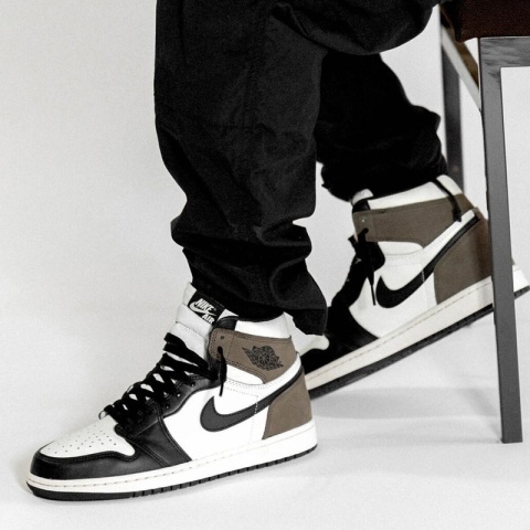 Air Jordan 1 Retro High OG -555088-105, Czarny Biały