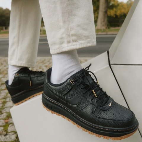 Nike Air Force 1 LUXE -DB4109-001, Czarny
