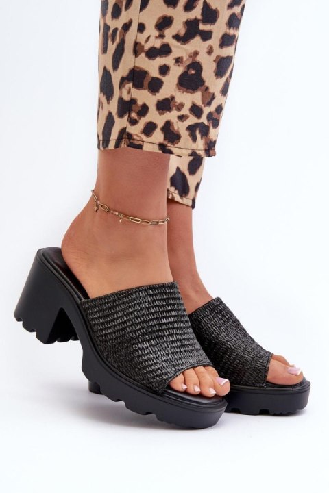 Sandał Klapki Model Titantha 24SD98-6989 Black - Step in style Sandał Klapki Model Titantha 24SD98-6989 Black - Step in style
