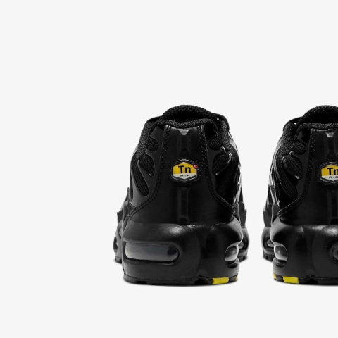 Nike Air Max Plus TN "Triple Black"