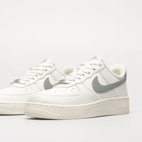 NIKE Air Force 1 '07 - Białe - Next Nature DN1430-107