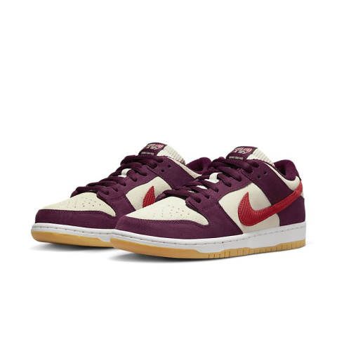 Nike SB Dunk Low Skate Like a Girl Man's Nike SB Dunk Low Skate Like a Girl Man's
