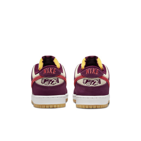 Nike SB Dunk Low Skate Like a Girl Man's Nike SB Dunk Low Skate Like a Girl Man's